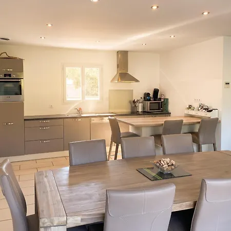 élégante à Porto-vecchio Avec Piscine Privée