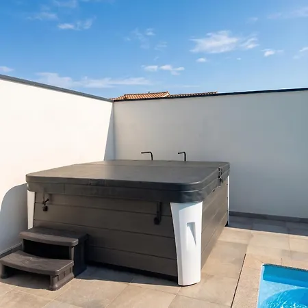 Villa élégante à Porto-vecchio Avec Piscine Privée *